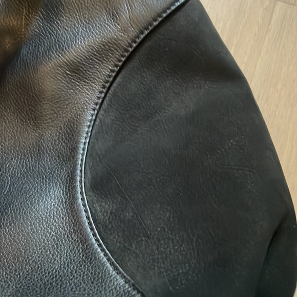 Chic leather & suede tote with shoulder strap - Picture 4 of 6